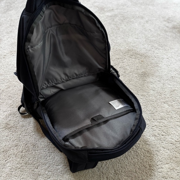 North Face Jester Backpack Navy Blue - Picture 6 of 7